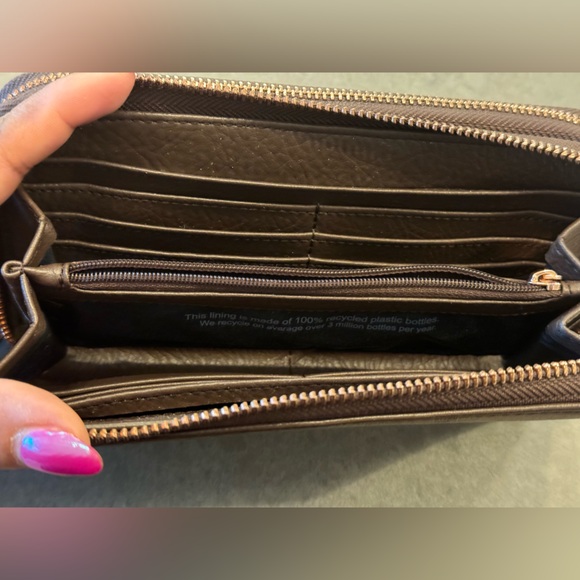 Brown Vegan Leather Matt & Nat wallet with Rose Gold Hardware - Picture 4 of 6